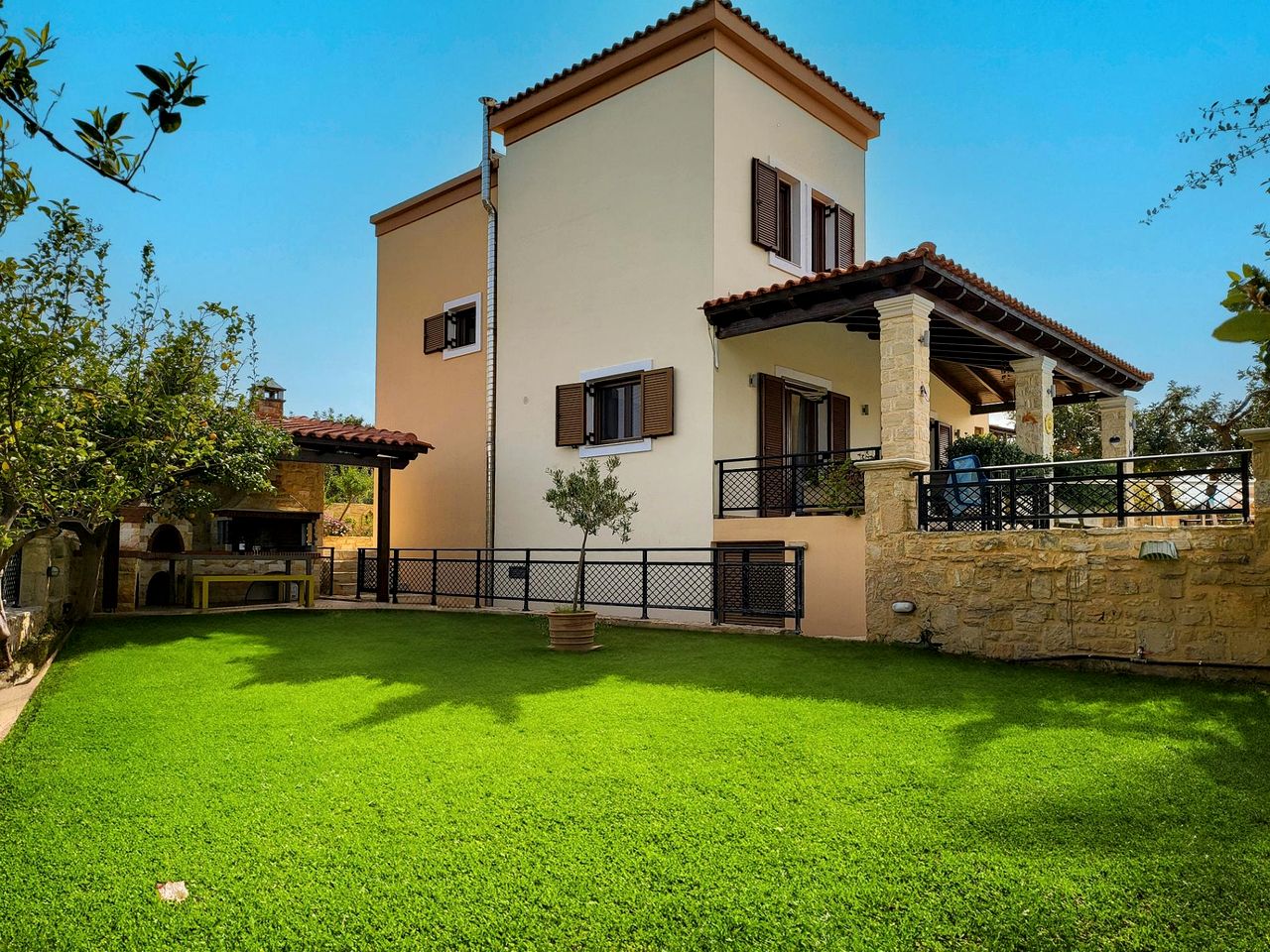 Awesome Villa with Great Sights and Swimming Pool in Rethymno, Crete