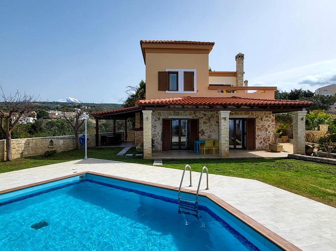 Outstanding Villa with Swimming Pool in Rethymno, Crete