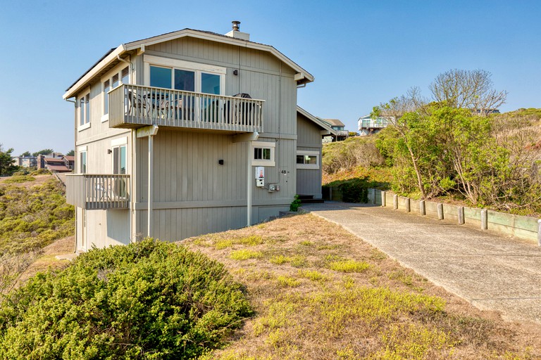 Gorgeous California getaway at this Dillon Beach rental, right on the coast with amazing views.