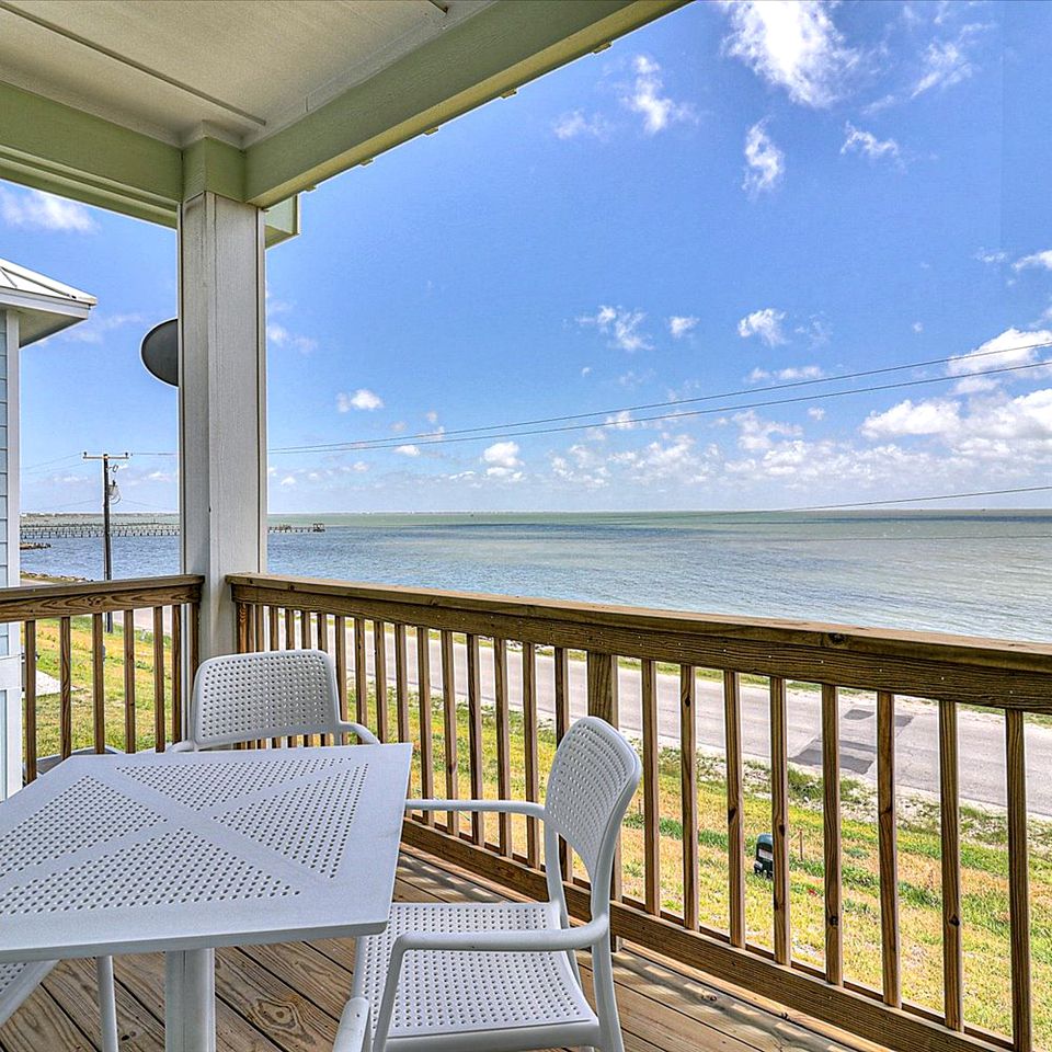 Luxurious Bayfront Getaway with Private Hot Tub and Balcony Views in Fulton, TX
