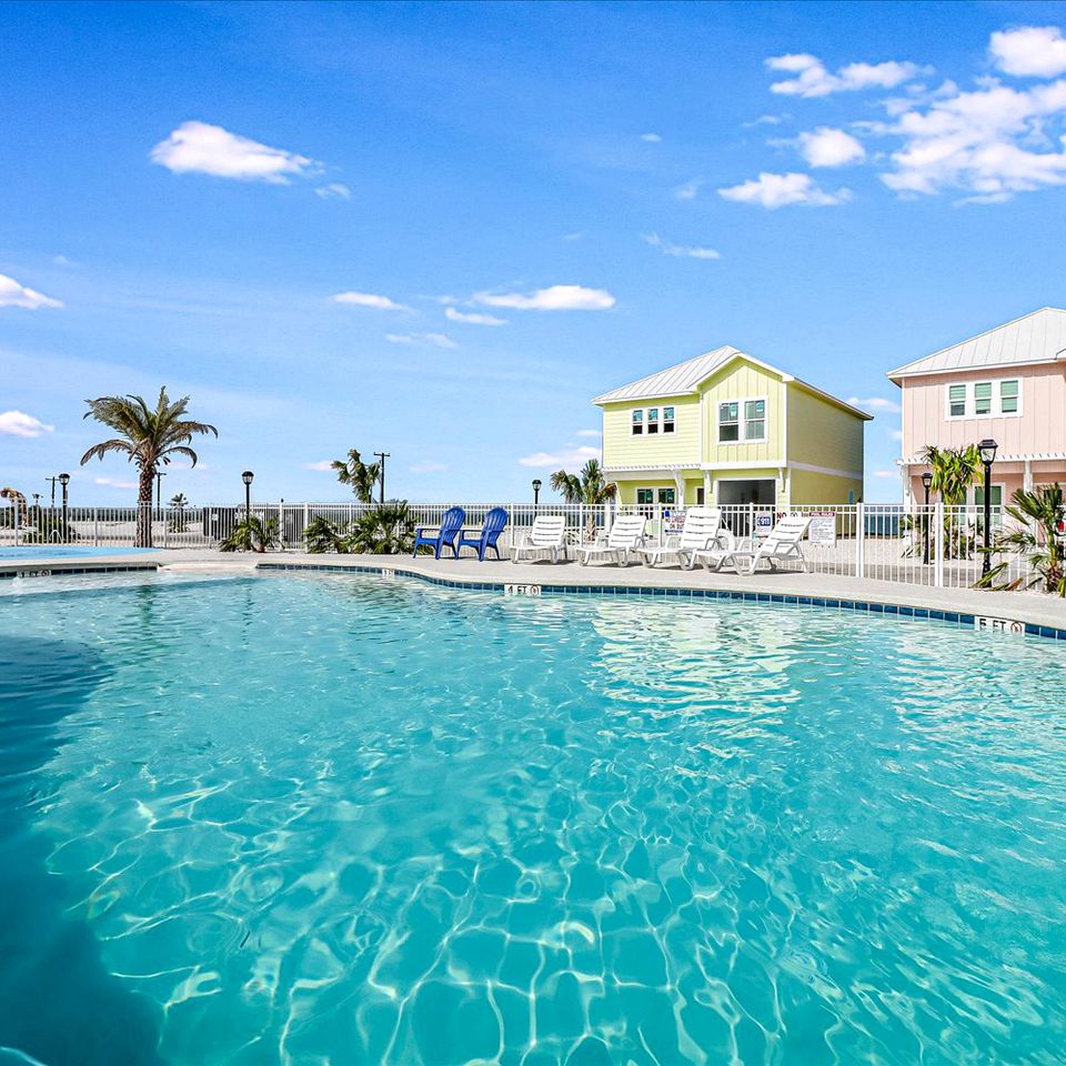 Luxurious Bayfront Getaway with Private Hot Tub and Balcony Views in Fulton, TX