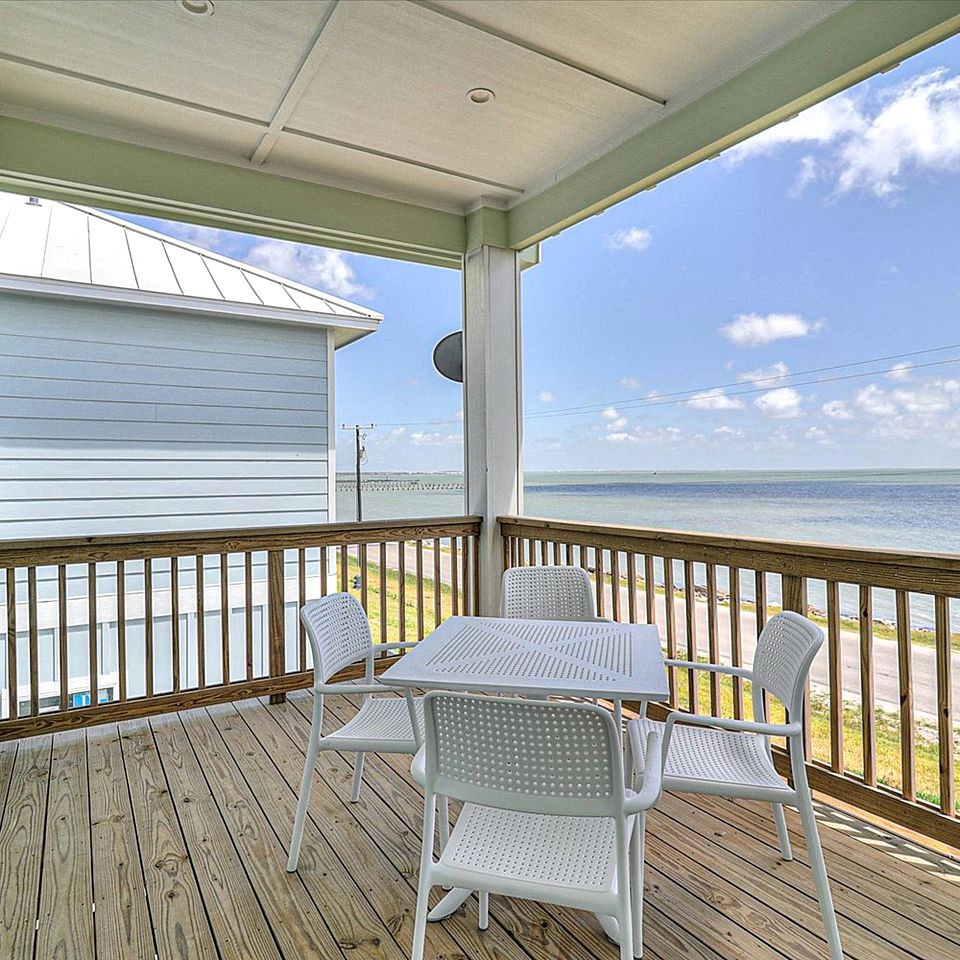 Luxurious Bayfront Getaway with Private Hot Tub and Balcony Views in Fulton, TX