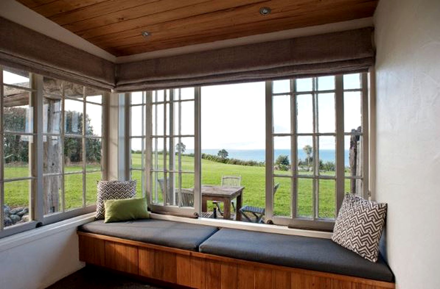 Stunning Villa Rental overlooking the Tasman Sea in New Plymouth, North Island