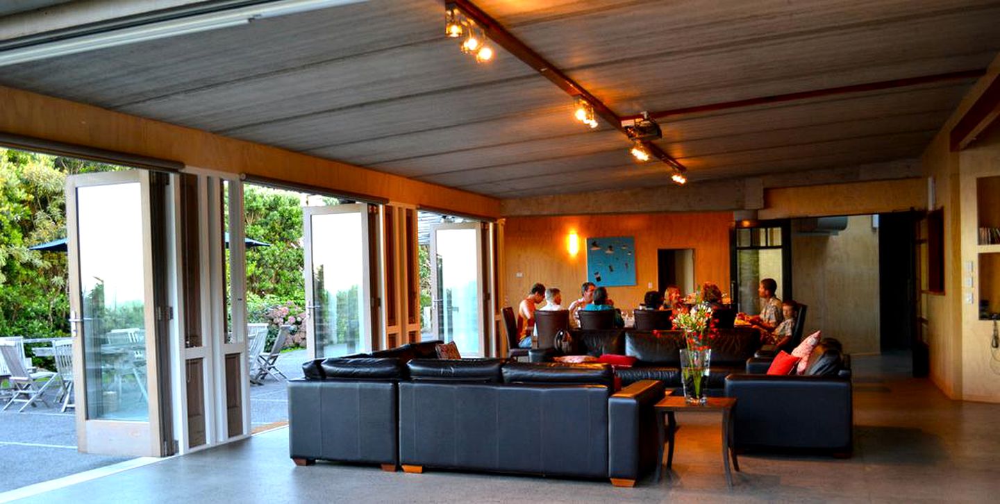 Rustic Holiday Rental for a Getaway near the Beach in New Plymouth, North Island