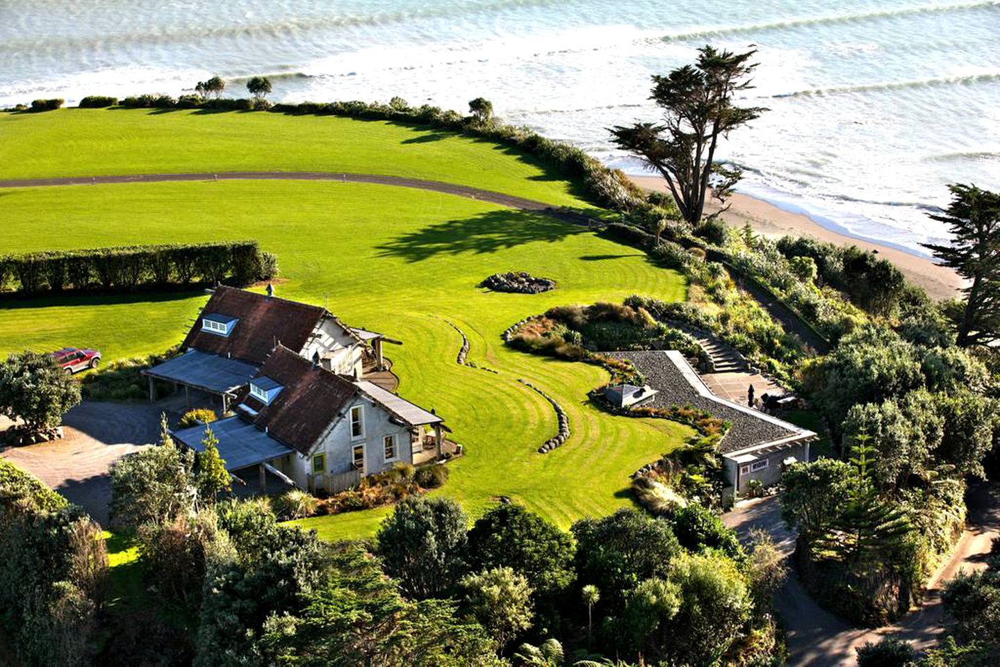 Rustic Holiday Rental for a Getaway near the Beach in New Plymouth, North Island