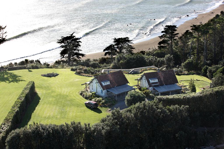 Beach Houses (New Plymouth, North Island, New Zealand)