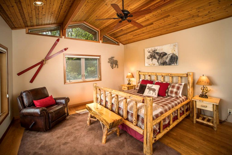 Cabins (Sugar Grove, North Carolina, United States)