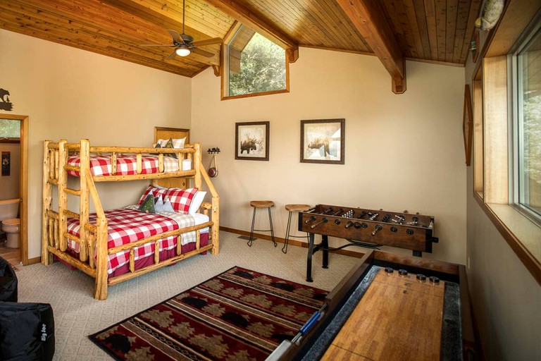 Cabins (Sugar Grove, North Carolina, United States)