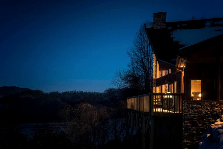 Cabins (Sugar Grove, North Carolina, United States)