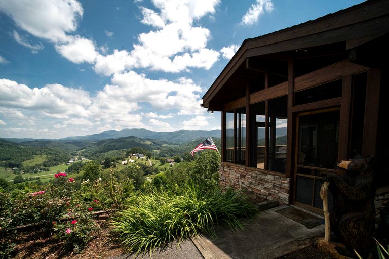 Cabins (Sugar Grove, North Carolina, United States)