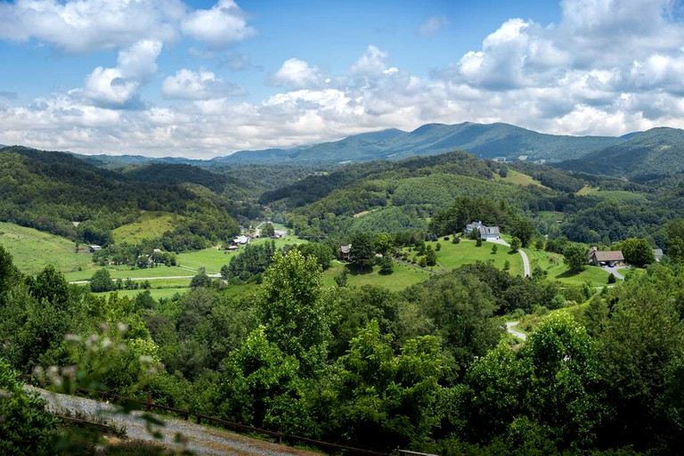 Cabins (Sugar Grove, North Carolina, United States)