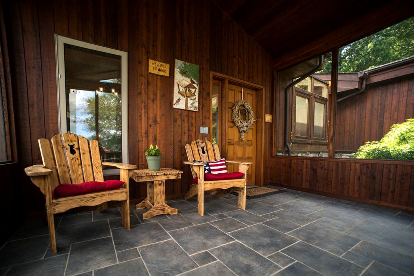Luxurious Cabin Rental with Spectacular Mountain Views and a Hot Tub near Boone, North Carolina