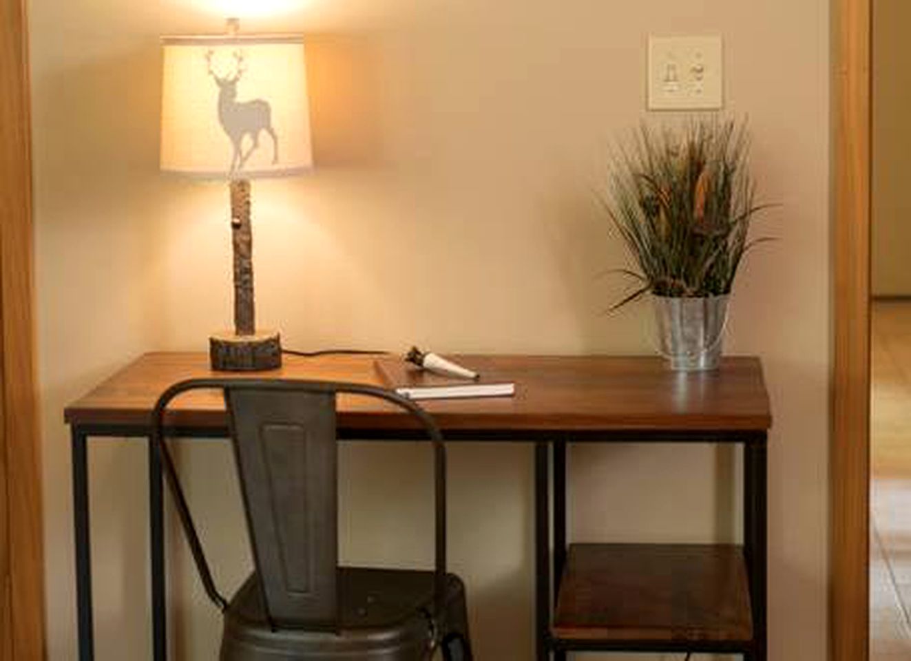 Luxurious Cabin Rental with Spectacular Mountain Views and a Hot Tub near Boone, North Carolina