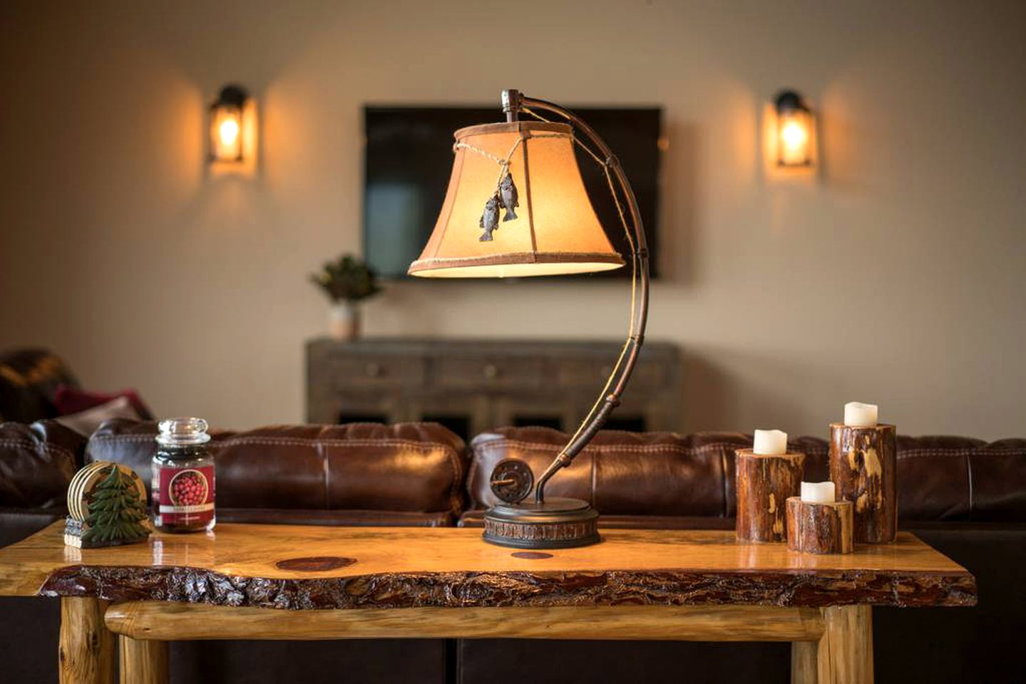 Luxurious Cabin Rental with Spectacular Mountain Views and a Hot Tub near Boone, North Carolina