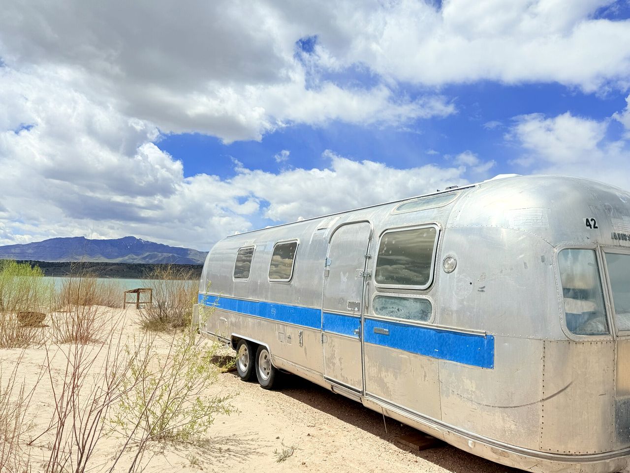 Beautifully Refurbished Airstream on Yuba Lake for a Unique Getaway in Nature in Utah