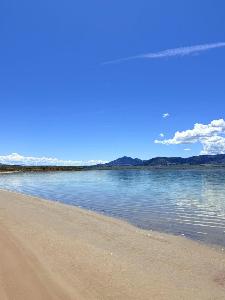 Cozy Airstream on Yuba Lake for an Amazing Couples Getaway in Nature in Utah