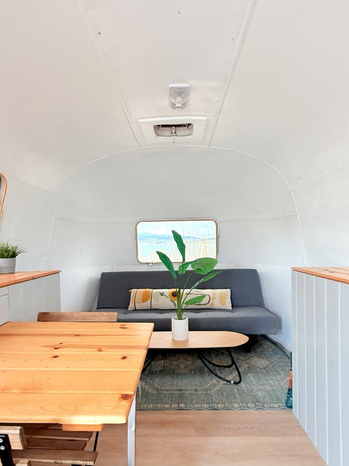Cozy Airstream on Yuba Lake for an Amazing Couples Getaway in Nature in Utah