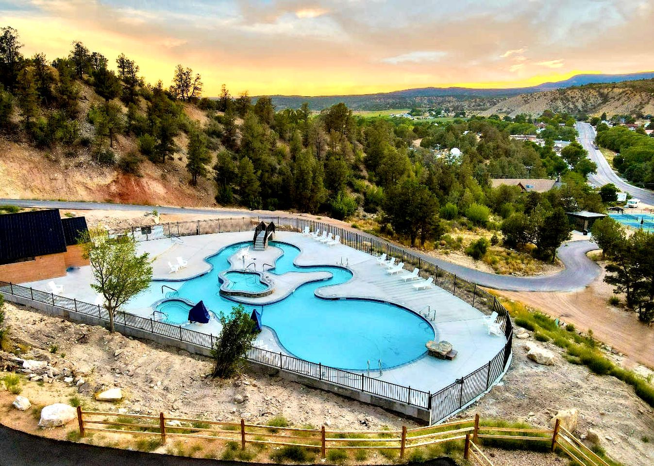 Amazing Retro Airstream on a Beautiful Resort with Fantastic Amenities near Zion National Park in Orderville, Utah