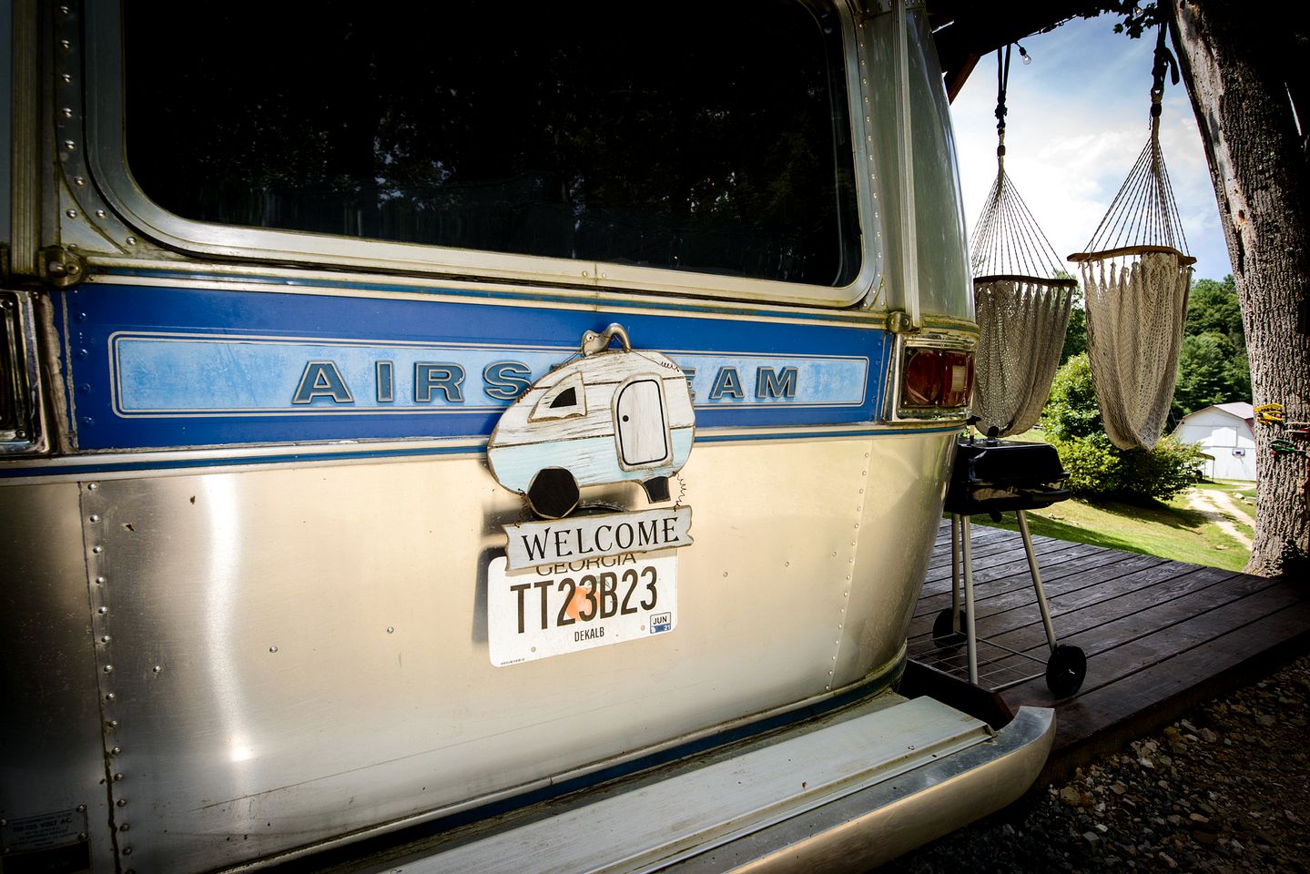 Breathtaking Airstream with Hot-tub and Petting Zoo in Sugar Grove, North Carolina