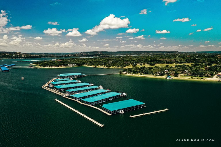 Houseboat Lake Travis, Texas Glamping Hub