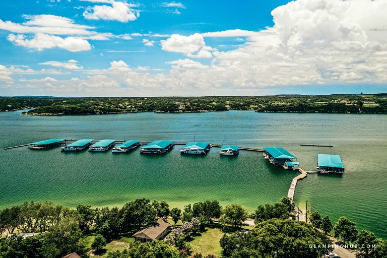 Houseboat Lake Travis, Texas Glamping Hub