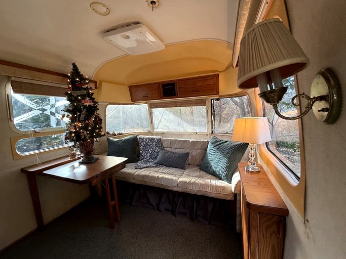 Caravans (United States of America, Lawton, Oklahoma)