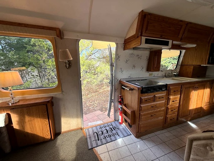 Caravans (United States of America, Lawton, Oklahoma)