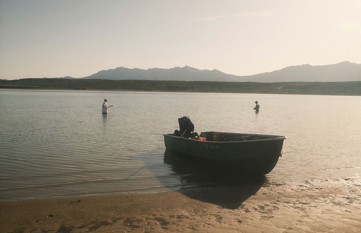 Romantic Airstream on Yuba Lake with Breathtaking Views to Reconnect with Nature in Utah
