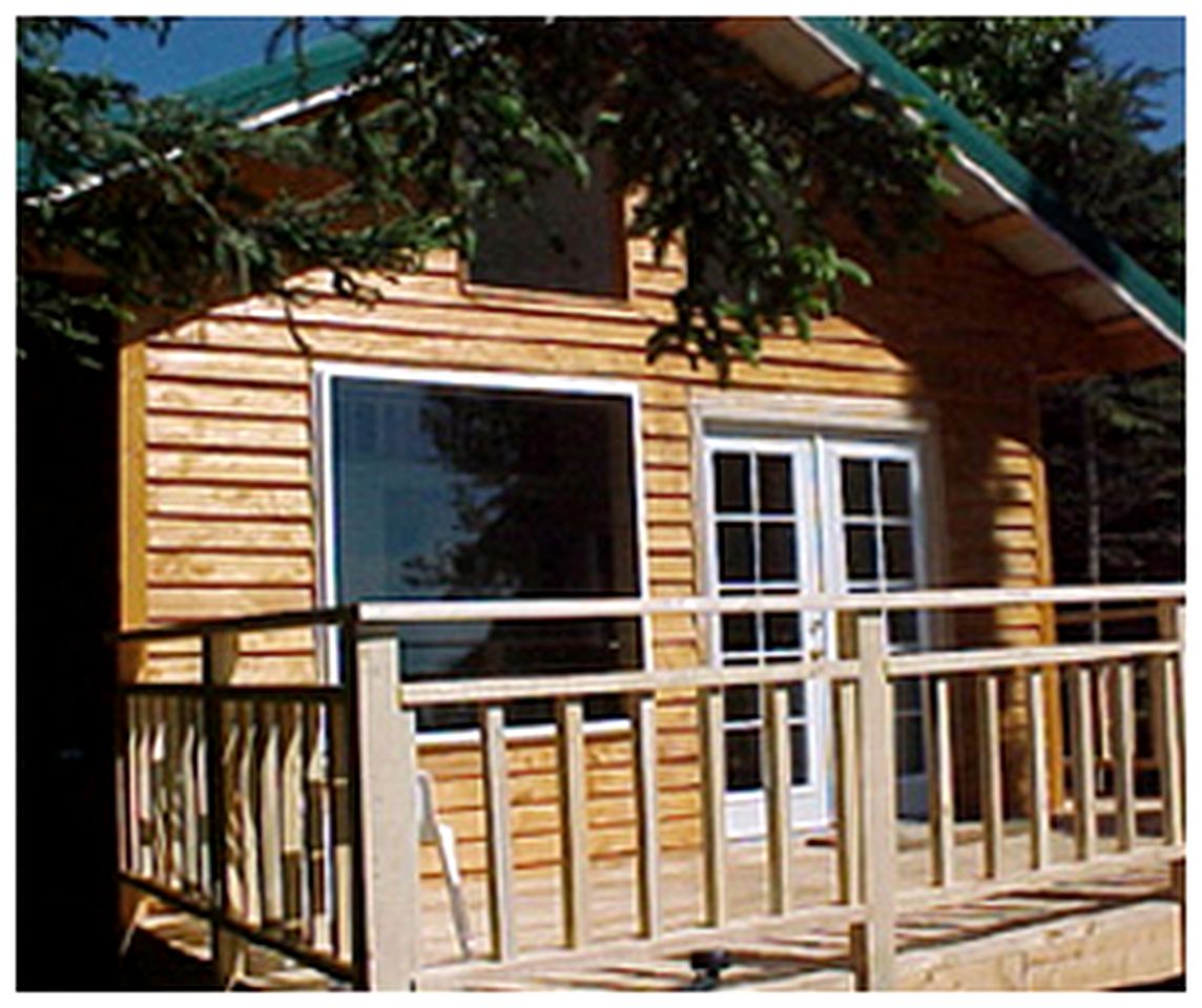 Delightful Waterfront Cabin near the Chugach National Forest, Alaska