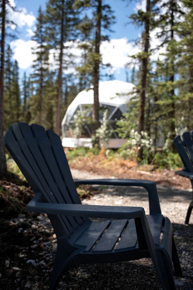 Alberta's Riverside Oasis: Unwind in Comfort at Our Nature-Infused Dome