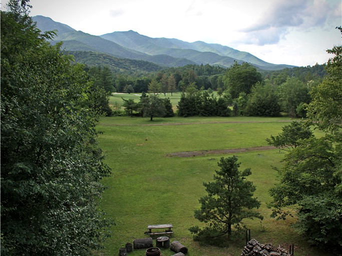 Albert's Lodge, Vacation Rentals 44147, Burnsville, United States of America Glamping Hub