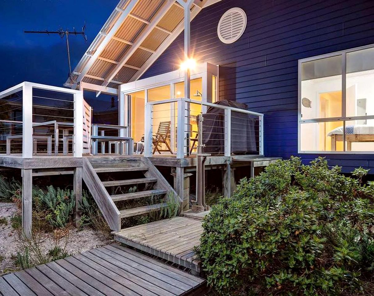 Beautiful Beach Cabin with Views of Rocky Point on Kangaroo Island in South Australia