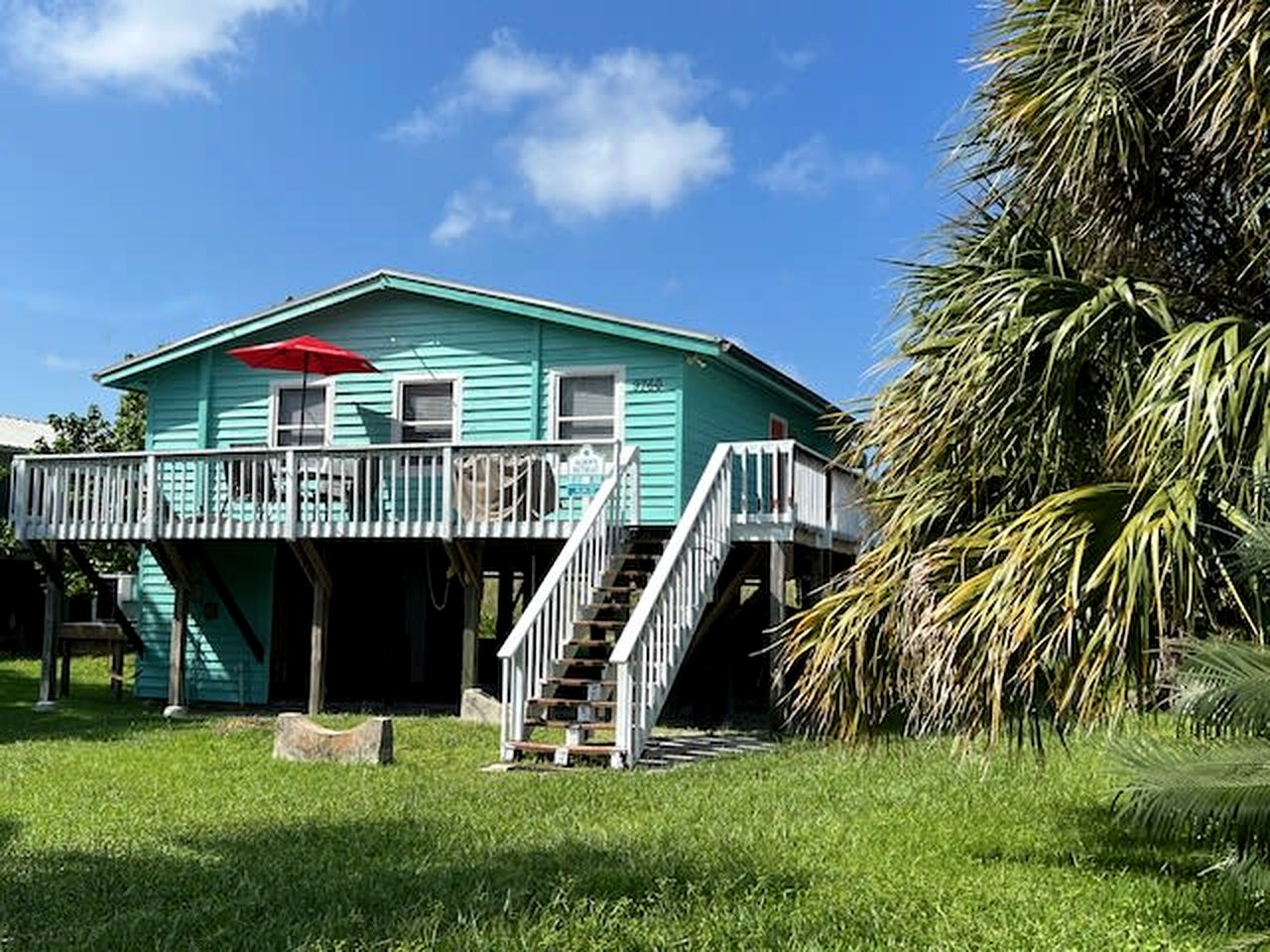 Peaceful Cottage with Incredible Water Views on Little Gasparilla Island for a Quiet Escape by the Beach in Florida