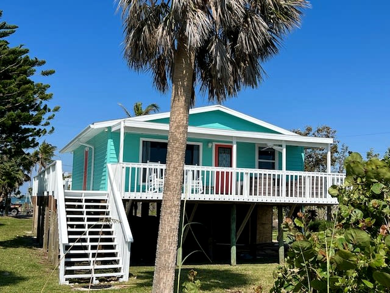 Peaceful Cottage with Incredible Water Views on Little Gasparilla Island for a Quiet Escape by the Beach in Florida