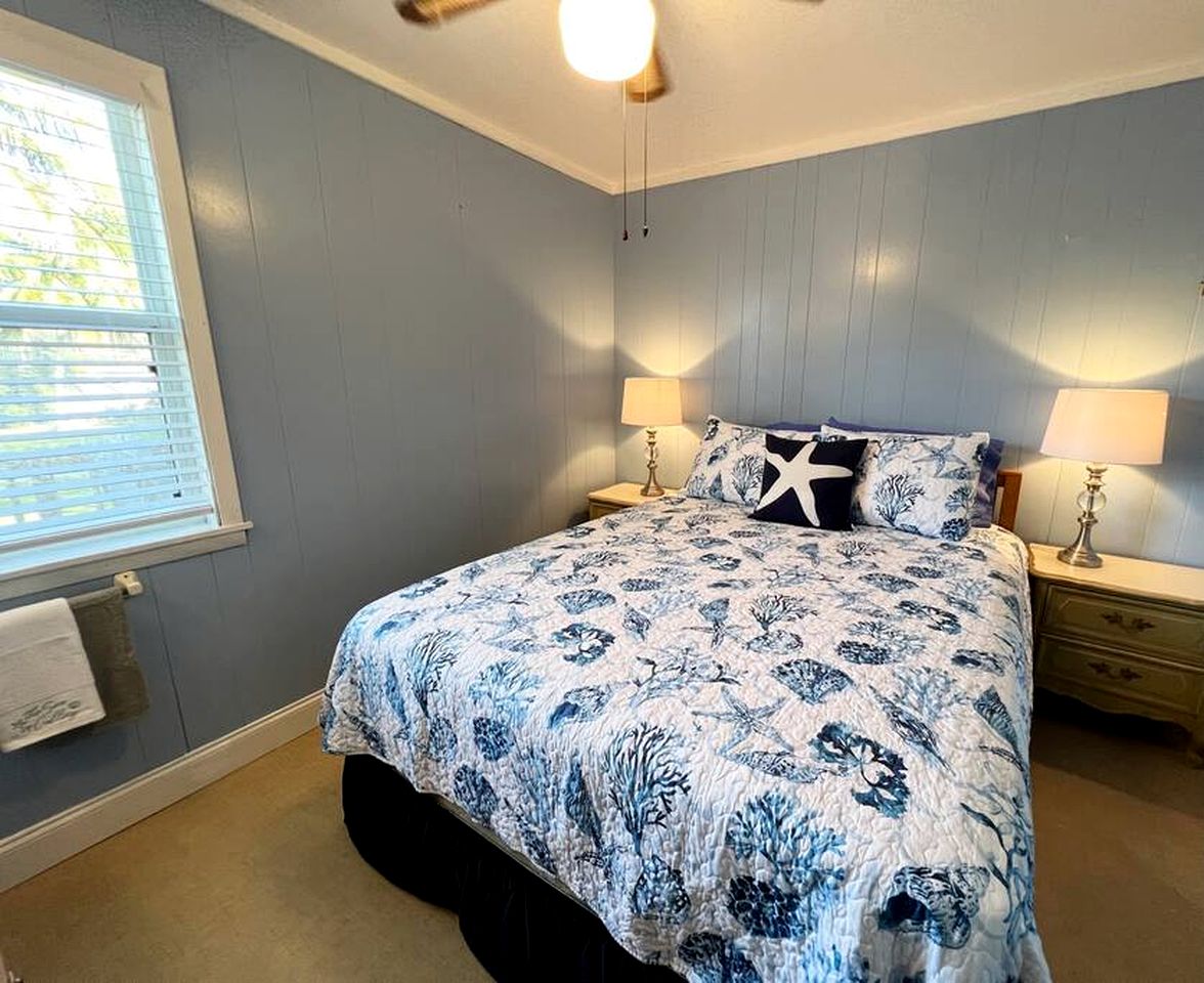 Peaceful Cottage with Incredible Water Views on Little Gasparilla Island for a Quiet Escape by the Beach in Florida