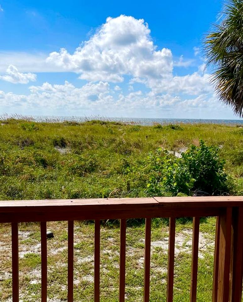 Peaceful Cottage with Incredible Water Views on Little Gasparilla Island for a Quiet Escape by the Beach in Florida