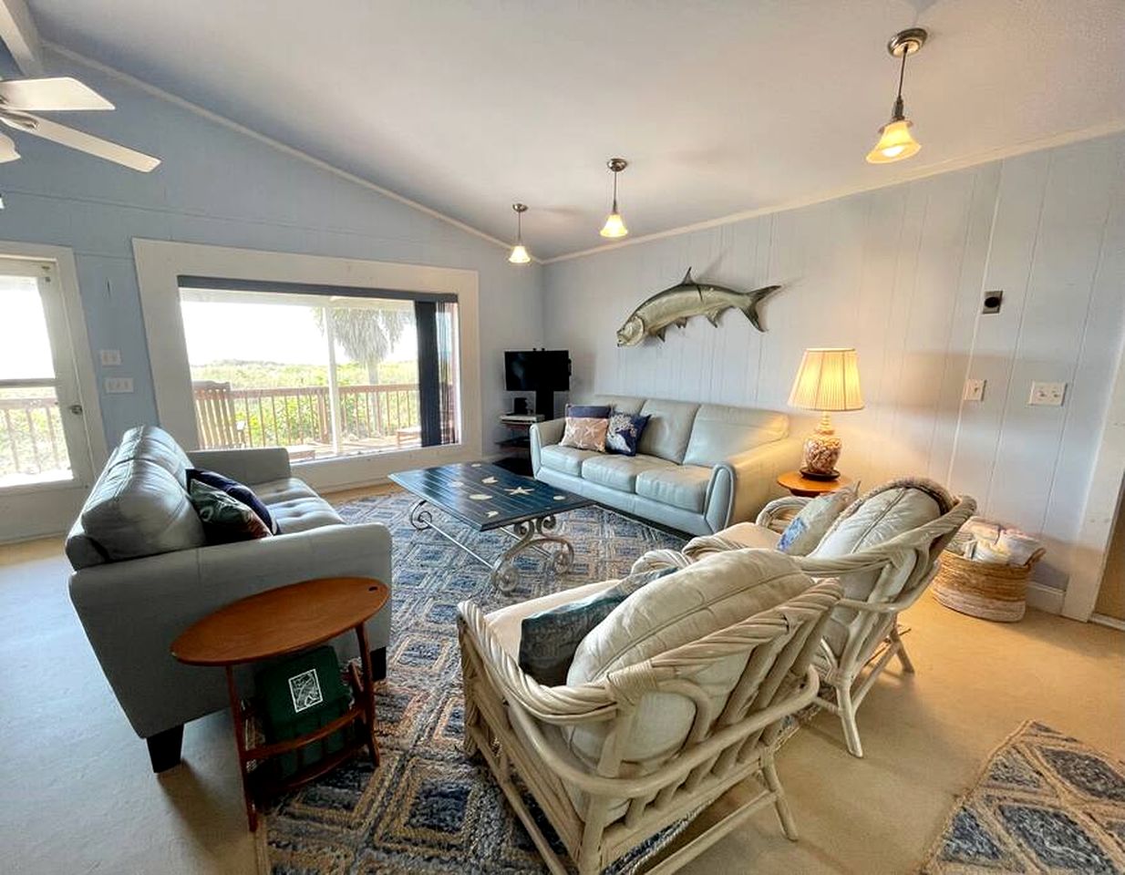 Peaceful Cottage with Incredible Water Views on Little Gasparilla Island for a Quiet Escape by the Beach in Florida