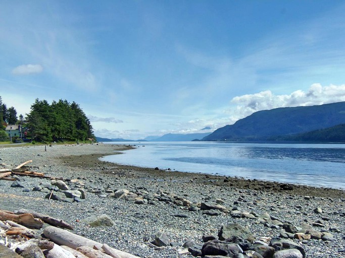 Vacation Rentals (Alert Bay, British Columbia, Canada)