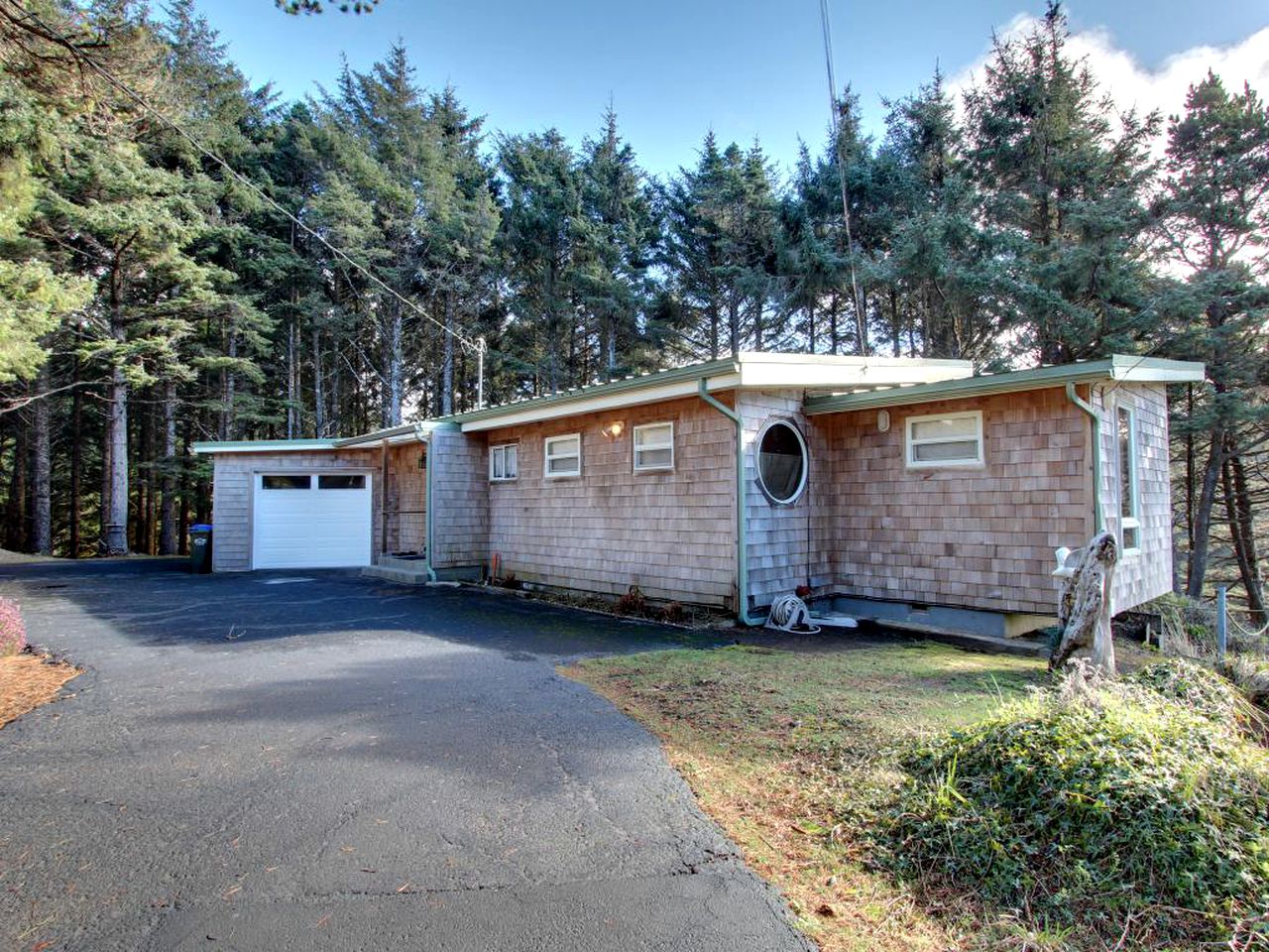 Oceanfront Rental in South Beach, Oregon Glamping Hub