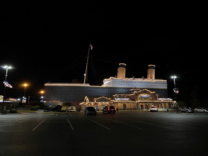 Cabins (United States of America, Pigeon Forge, Tennessee)
