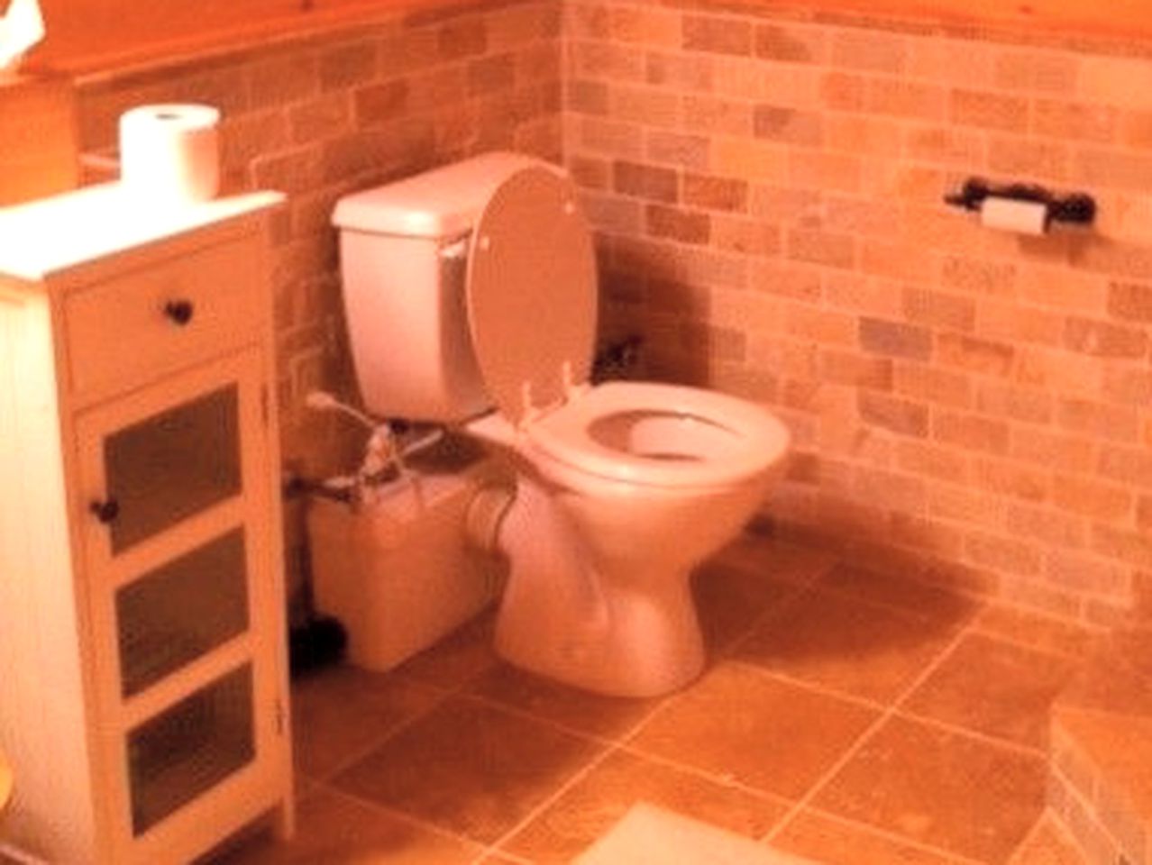 Cozy Log Cabin with a Private Hot Tub near Beartown State Forest, Massachusetts