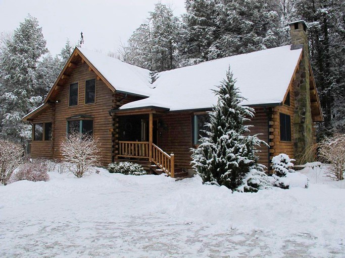 Log Cabins (Monterey, Massachusetts, United States)