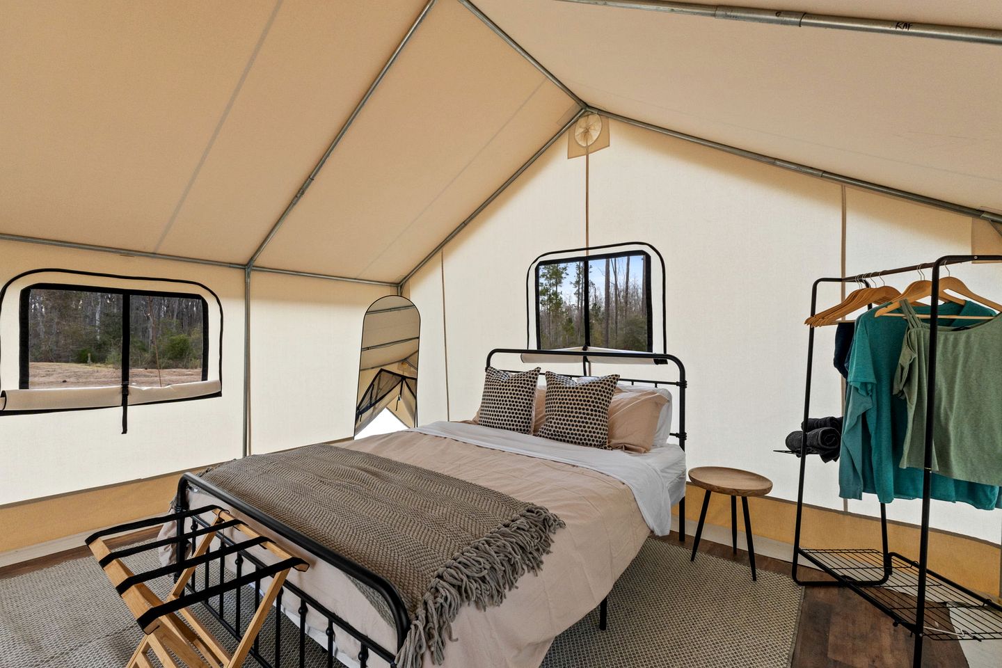 Rustic Luxury Glamping Experience with Lakes, Wildlife & Adventure in Wewahitchka, Florida