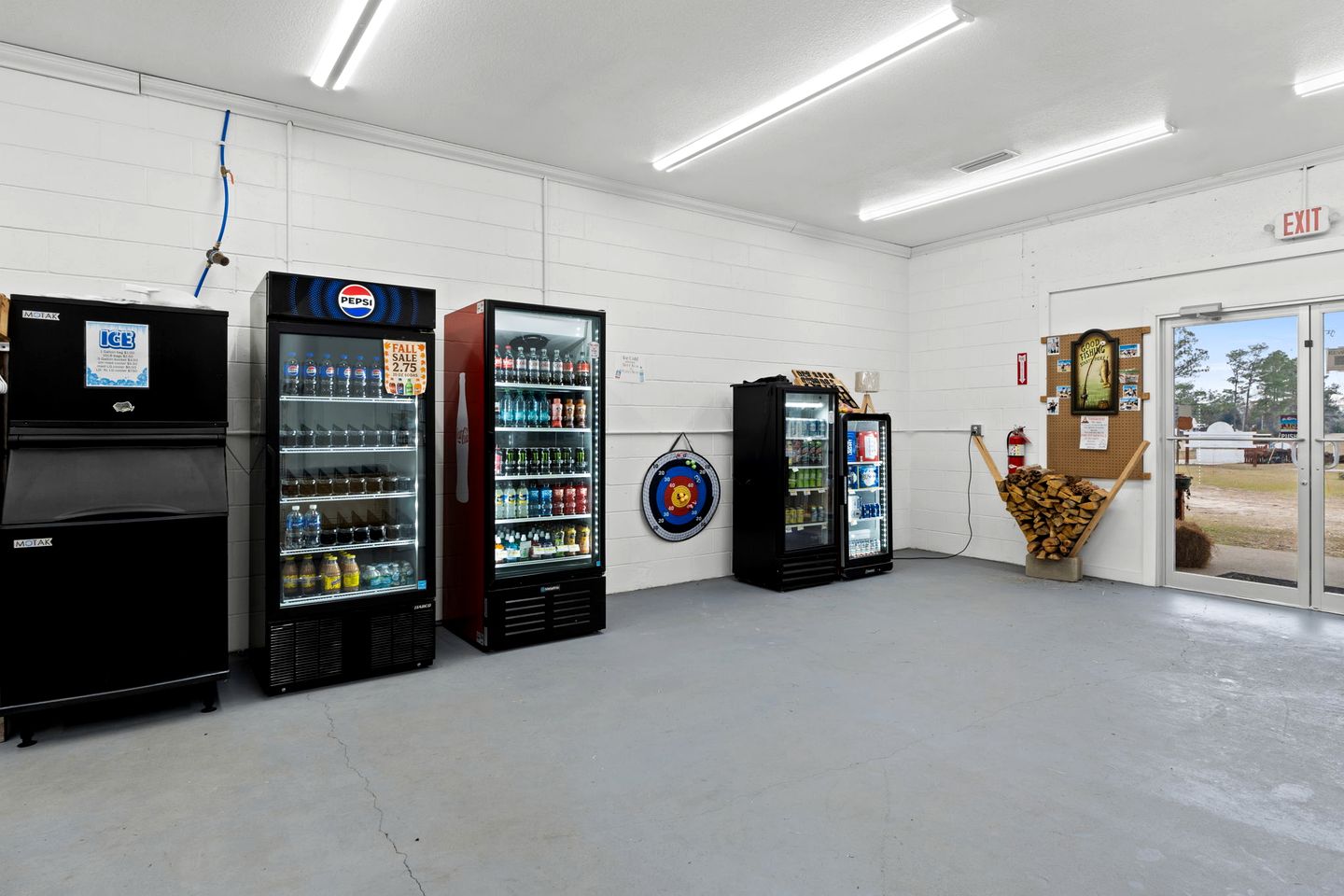 Rustic Luxury Glamping Experience with Lakes, Wildlife & Adventure in Wewahitchka, Florida