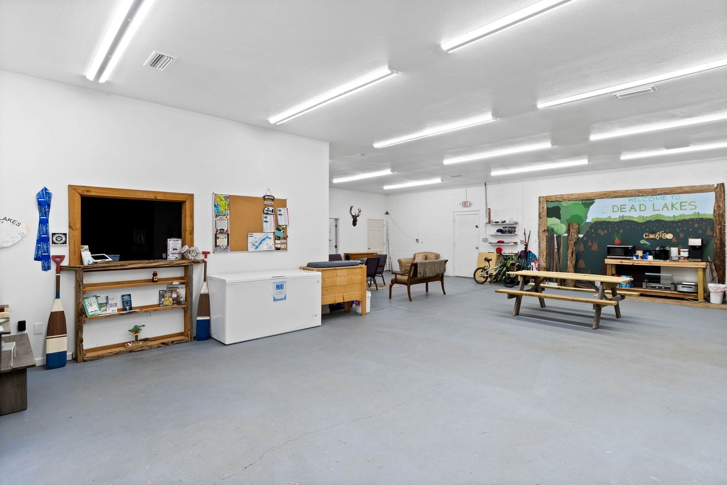 Rustic Luxury Glamping Experience with Lakes, Wildlife & Adventure in Wewahitchka, Florida