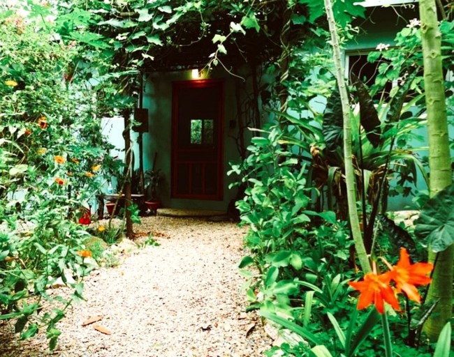Cottages (Belize, Cristo Rey, Cayo District)