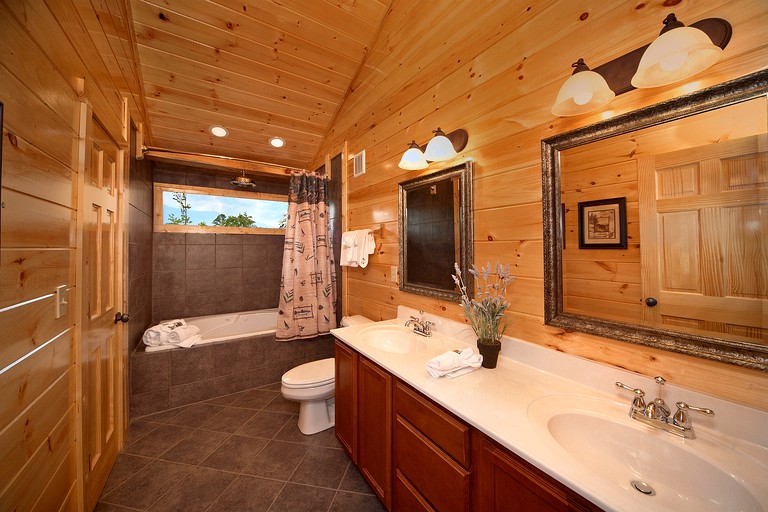 -- (United States, Gatlinburg, Tennessee)