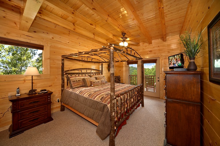 -- (United States, Gatlinburg, Tennessee)