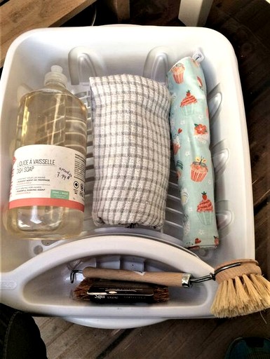 Floating Homes (Canada, Ile-aux-Noix, Quebec)