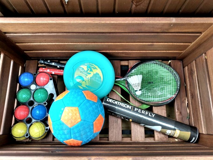 Floating Homes (Canada, Ile-aux-Noix, Quebec)